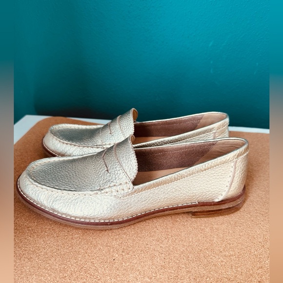 Sperry Seaport Penny Loafer in Platinum / 8.5 / GUC - Picture 1 of 9